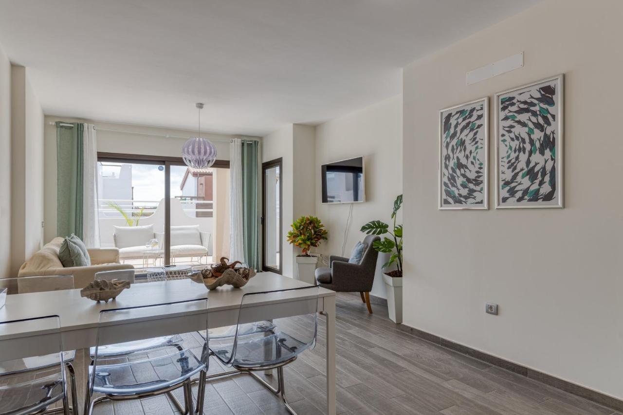 Homeforguest Flat With Large Terrace In Modern Residential Complex With Swimming Pool Калета де Фусте Екстериор снимка