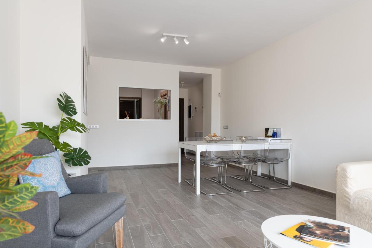Homeforguest Flat With Large Terrace In Modern Residential Complex With Swimming Pool Калета де Фусте Екстериор снимка